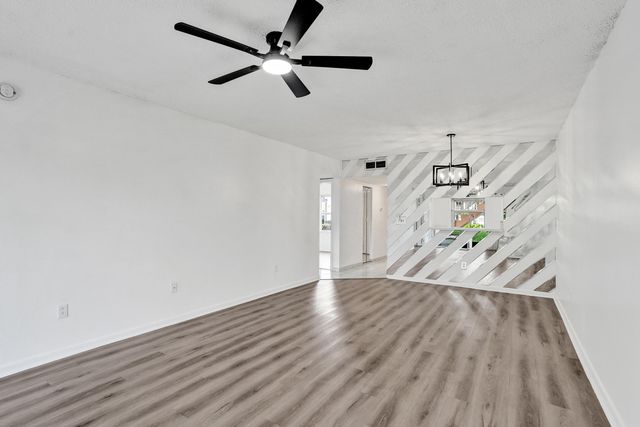 3081 HOLIDAY SPRINGS Boulevard 102-6, Margate, FL 33063