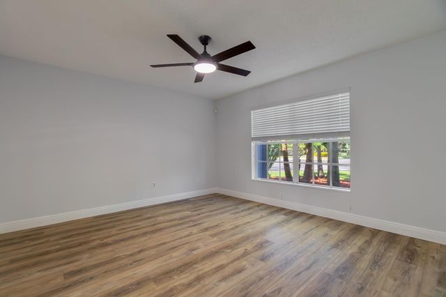 5507 Pebble Brook Lane, Boynton Beach, FL 33472