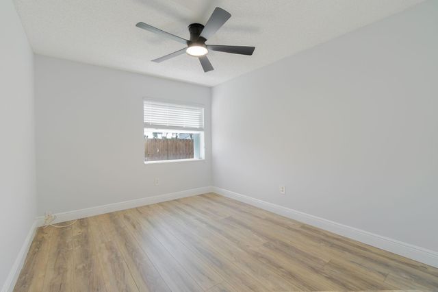 5507 Pebble Brook Lane, Boynton Beach, FL 33472