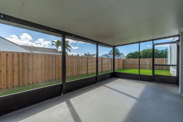 5507 Pebble Brook Lane, Boynton Beach, FL 33472