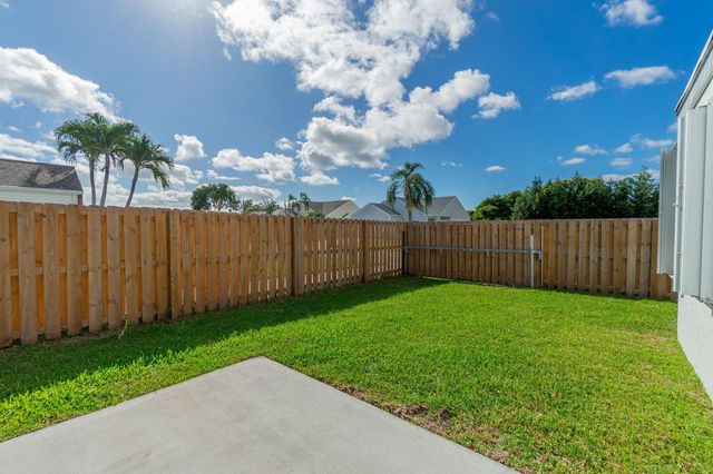 5507 Pebble Brook Lane, Boynton Beach, FL 33472