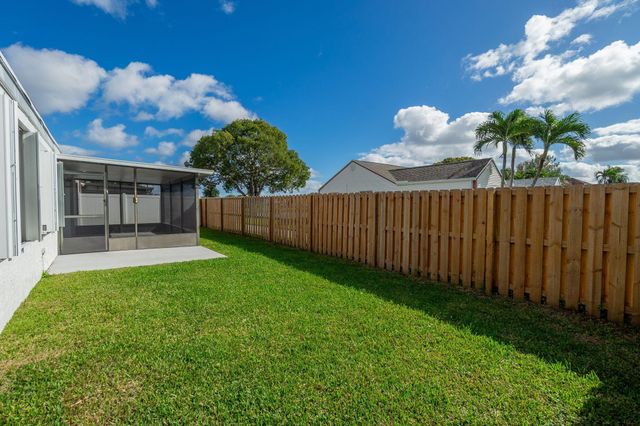 5507 Pebble Brook Lane, Boynton Beach, FL 33472