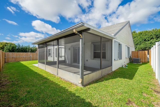 5507 Pebble Brook Lane, Boynton Beach, FL 33472