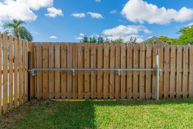 5507 Pebble Brook Lane, Boynton Beach, FL 33472