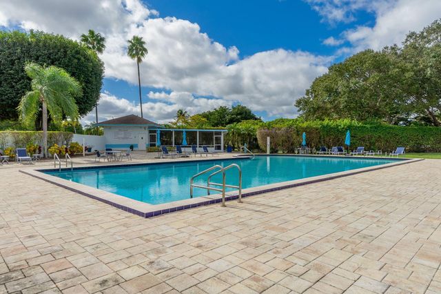 5507 Pebble Brook Lane, Boynton Beach, FL 33472