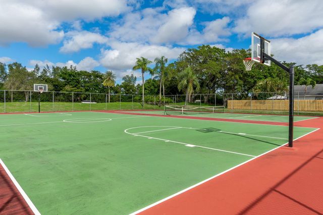 5507 Pebble Brook Lane, Boynton Beach, FL 33472