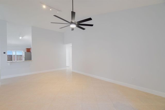 5507 Pebble Brook Lane, Boynton Beach, FL 33472