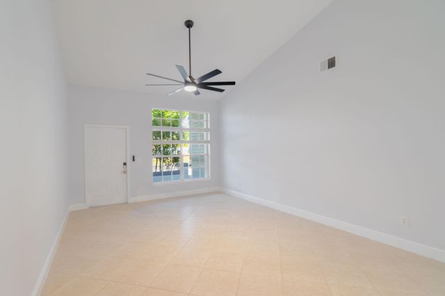 5507 Pebble Brook Lane, Boynton Beach, FL 33472