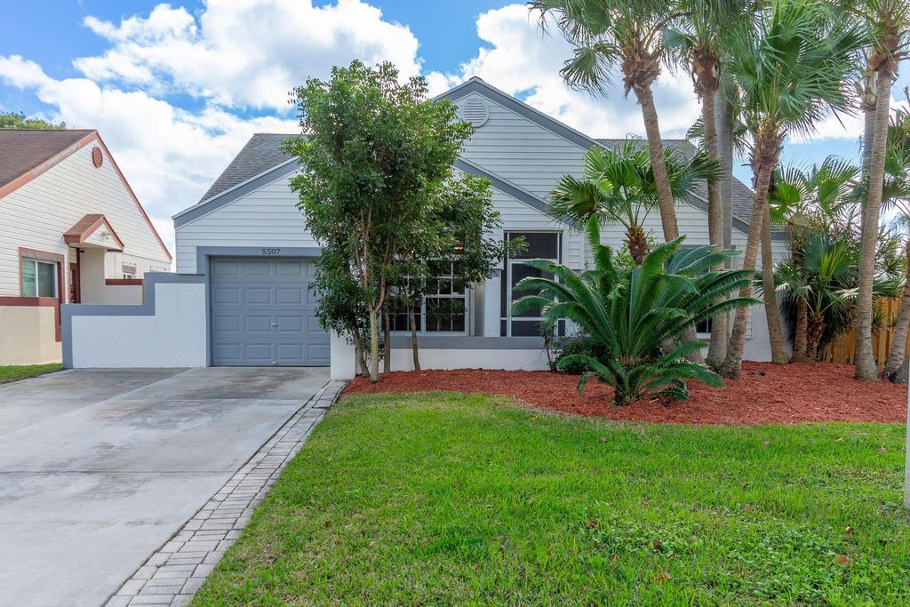 5507 Pebble Brook Lane, Boynton Beach, FL 33472