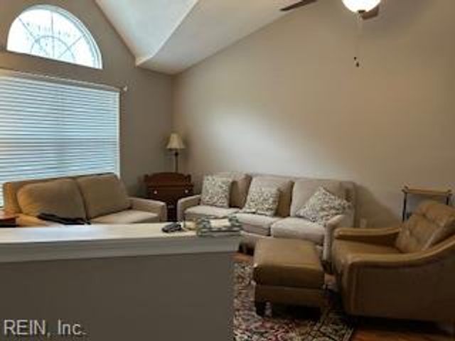 304 N Gainsborough SQ, Chesapeake, VA 23320