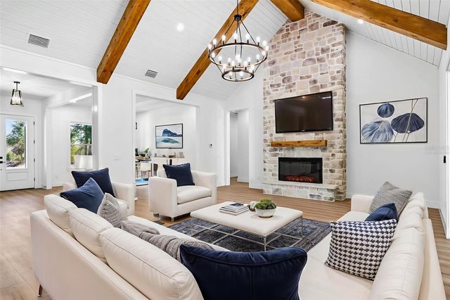 14823 CRIMSON OAKS TRAIL, Dade City, FL 33525