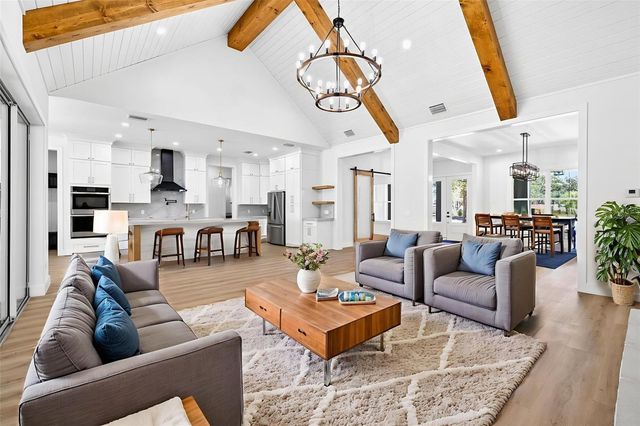 14823 CRIMSON OAKS TRAIL, Dade City, FL 33525