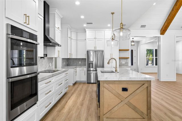 14823 CRIMSON OAKS TRAIL, Dade City, FL 33525