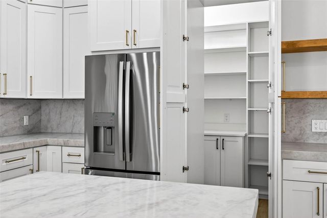 14823 CRIMSON OAKS TRAIL, Dade City, FL 33525