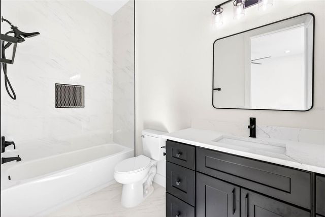 14823 CRIMSON OAKS TRAIL, Dade City, FL 33525