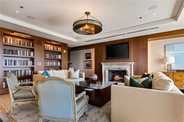 3630 Peachtree Road NE 1809, Atlanta, GA 30326