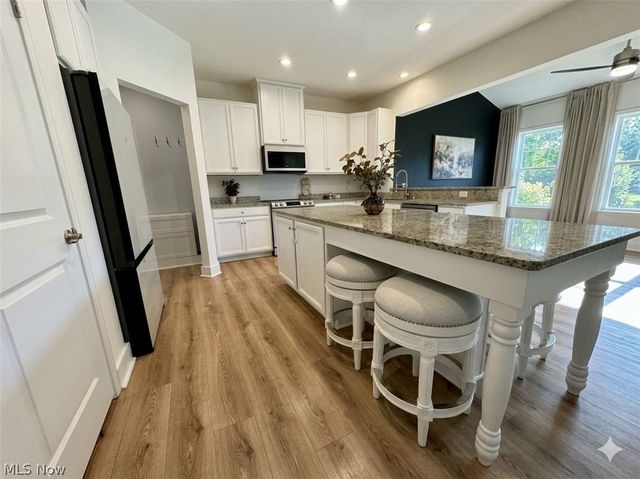 3241 Boettler Street NE, Canton, OH 44721