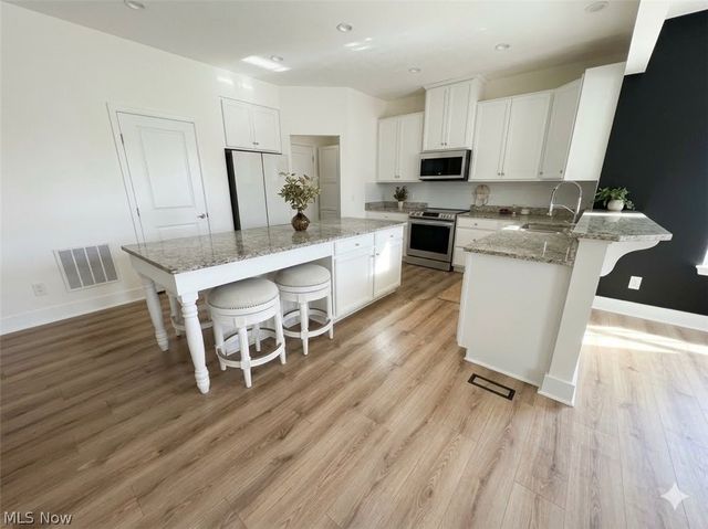 3241 Boettler Street NE, Canton, OH 44721
