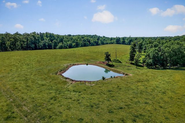 8495 Baxter Rd, Baxter, TN 38544