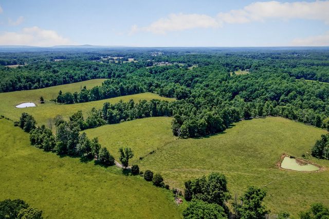 8495 Baxter Rd, Baxter, TN 38544