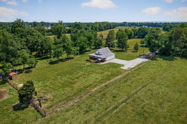 8495 Baxter Rd, Baxter, TN 38544