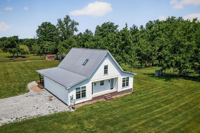 8495 Baxter Rd, Baxter, TN 38544