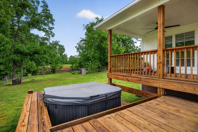 8495 Baxter Rd, Baxter, TN 38544