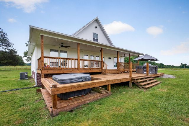 8495 Baxter Rd, Baxter, TN 38544
