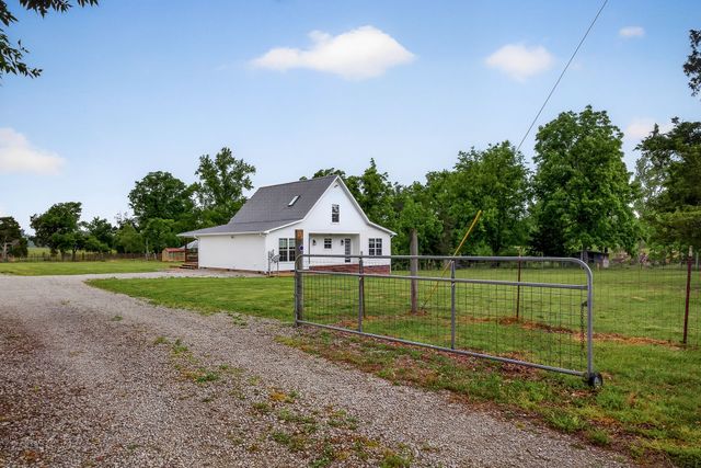 8495 Baxter Rd, Baxter, TN 38544