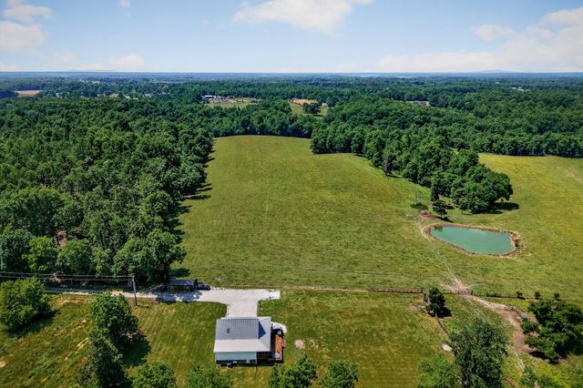 8495 Baxter Rd, Baxter, TN 38544