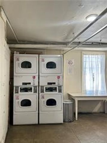 2121 James M Wood Boulevard 221, Los Angeles, CA 90006