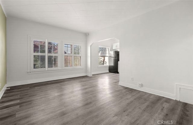 2121 James M Wood Boulevard 221, Los Angeles, CA 90006