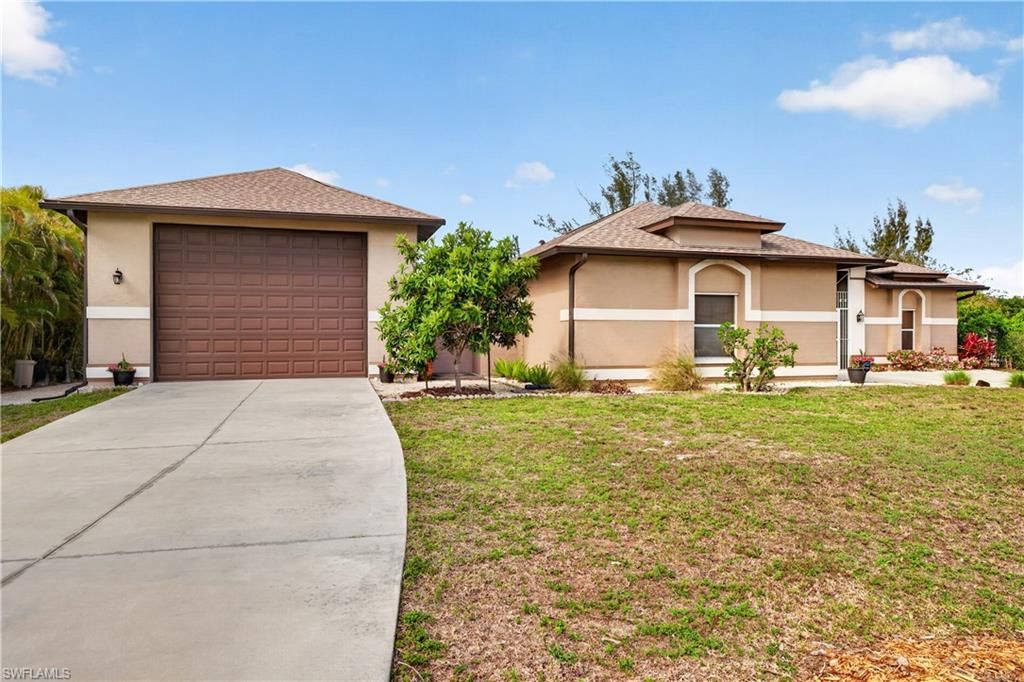 Image 1 of property listing at 3605 SW 5th ST, Cape Coral, FL 33991
