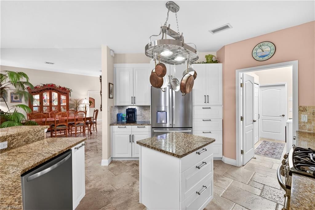 Image 14 of property listing at 3605 SW 5th ST, Cape Coral, FL 33991