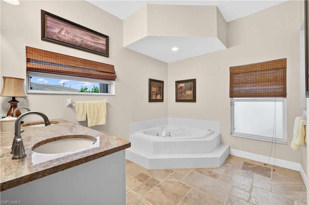Image 18 of property listing at 3605 SW 5th ST, Cape Coral, FL 33991
