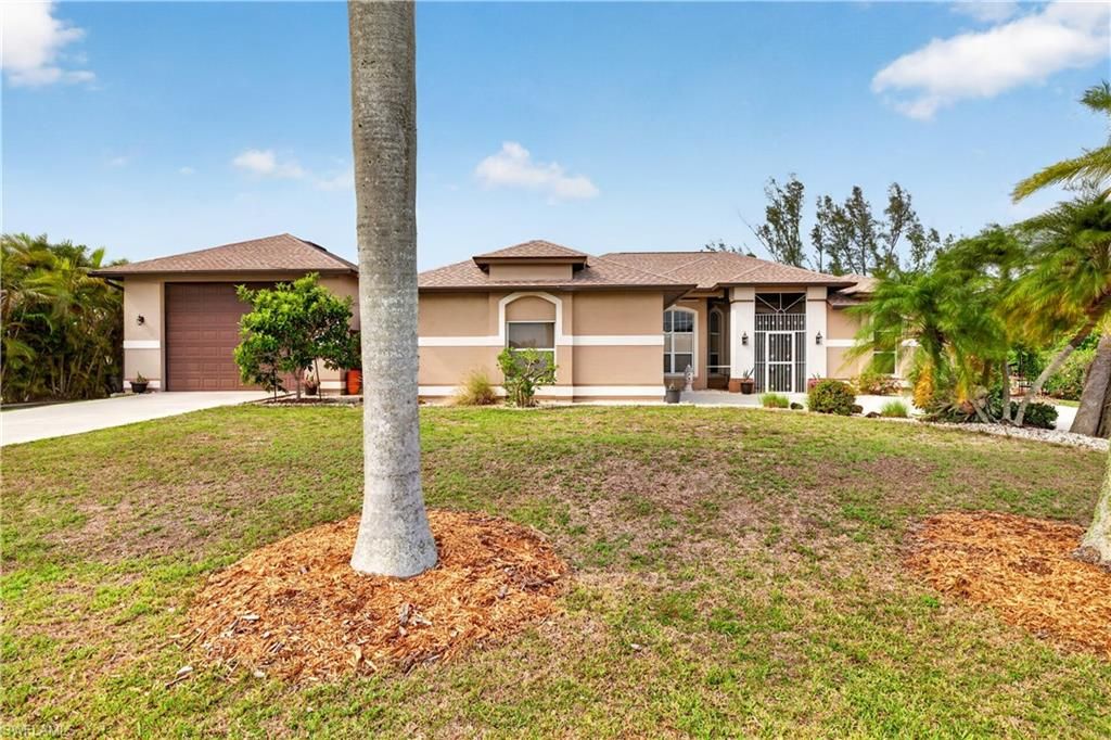 Image 3 of property listing at 3605 SW 5th ST, Cape Coral, FL 33991