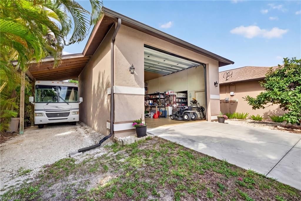 Image 33 of property listing at 3605 SW 5th ST, Cape Coral, FL 33991