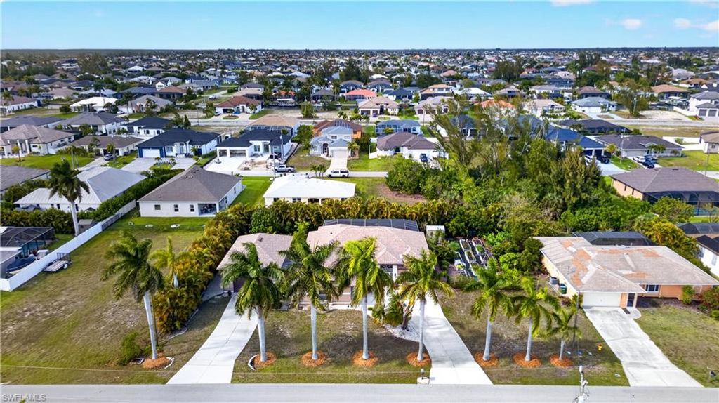 Image 41 of property listing at 3605 SW 5th ST, Cape Coral, FL 33991