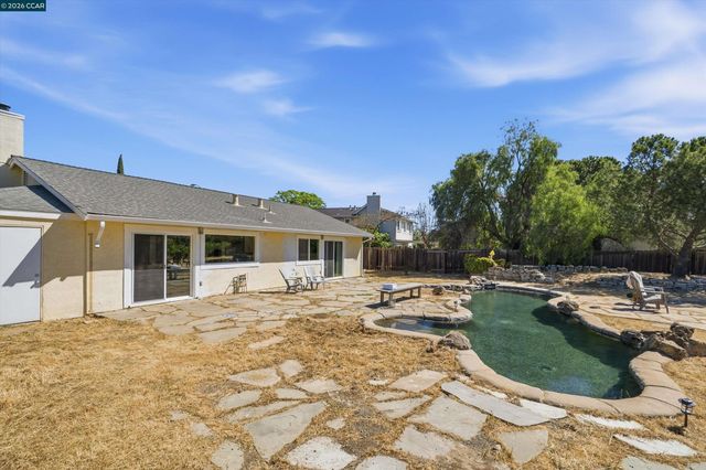 4101 S Royal Links Cir, Antioch, CA 94509