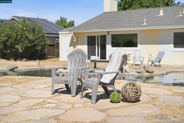 4101 S Royal Links Cir, Antioch, CA 94509