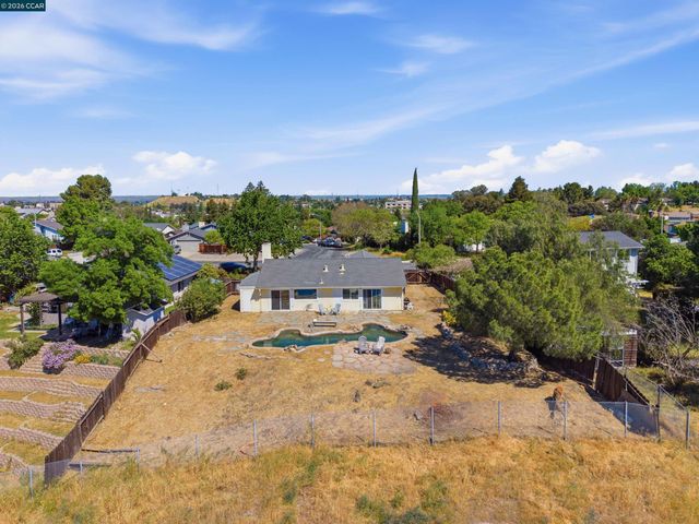 4101 S Royal Links Cir, Antioch, CA 94509