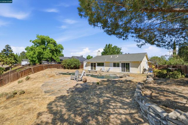 4101 S Royal Links Cir, Antioch, CA 94509