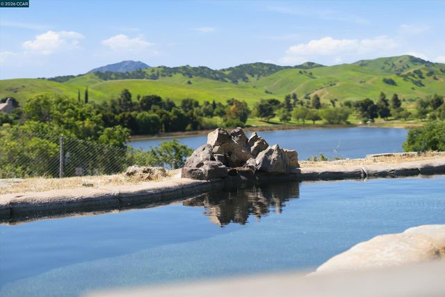 4101 S Royal Links Cir, Antioch, CA 94509