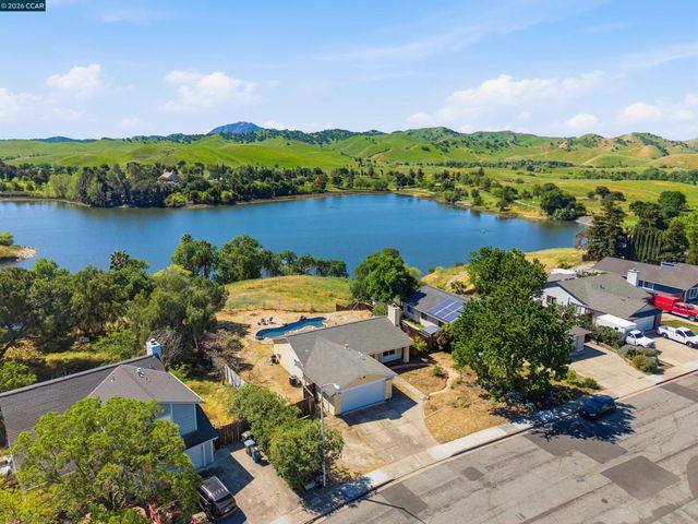 4101 S Royal Links Cir, Antioch, CA 94509