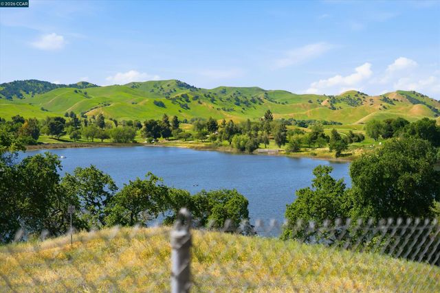 4101 S Royal Links Cir, Antioch, CA 94509