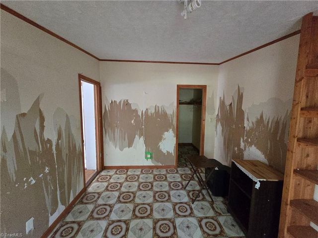 580 Barnes Road, Eden, NC 27288