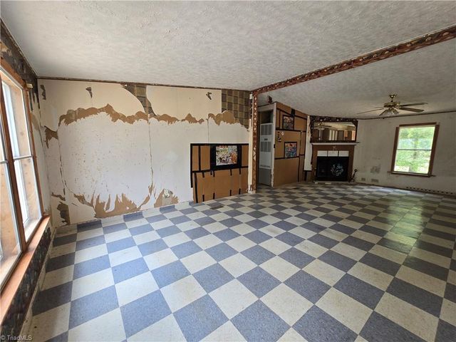 580 Barnes Road, Eden, NC 27288