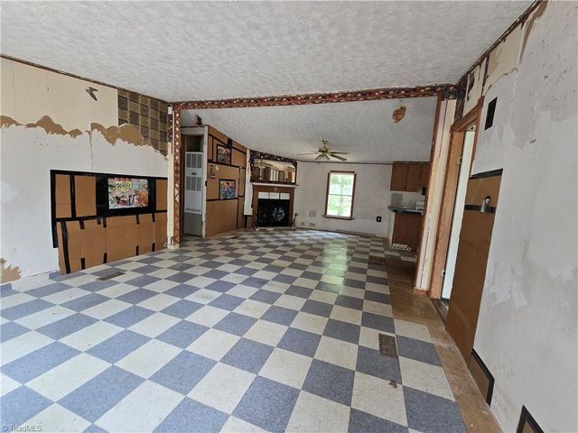 580 Barnes Road, Eden, NC 27288