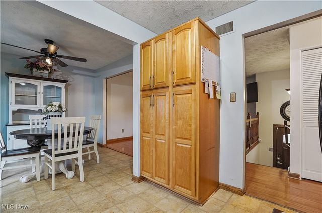 2063 Woodland Trace, Youngstown, OH 44515