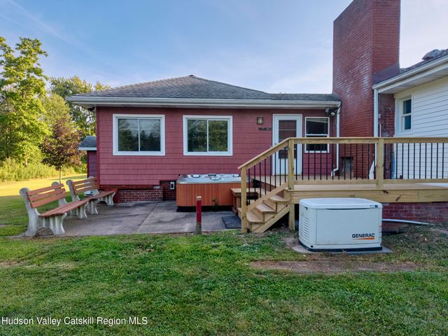 2084 Route 32, Saugerties, NY 12477